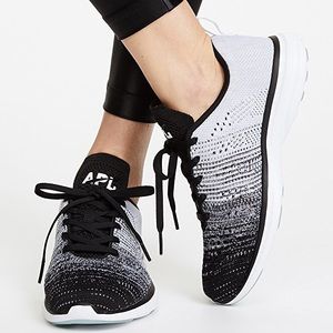 APL TechLoom Pro Sneakers, size 9